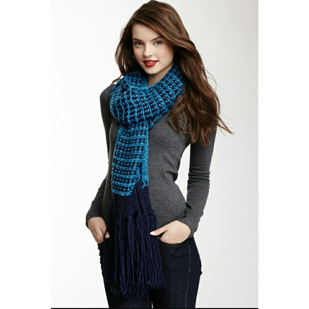 Kensie Women's  Chunky Knit Fringe Scarf NWT Fall