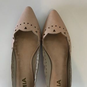 Mia Amelia nude cut out flats