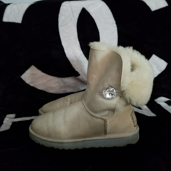 Uggs size 8 - Picture 1 of 3