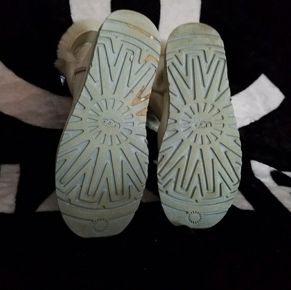 Uggs size 8 - Picture 3 of 3