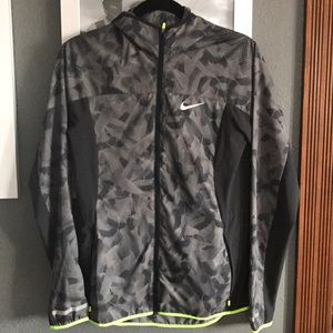Woman's Nike wind breaker jacket