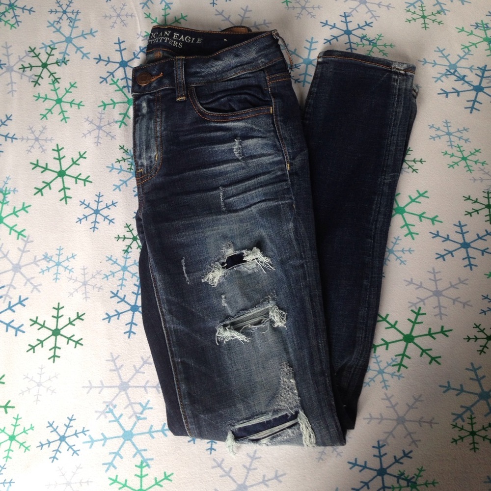 American Eagle distressed jegging