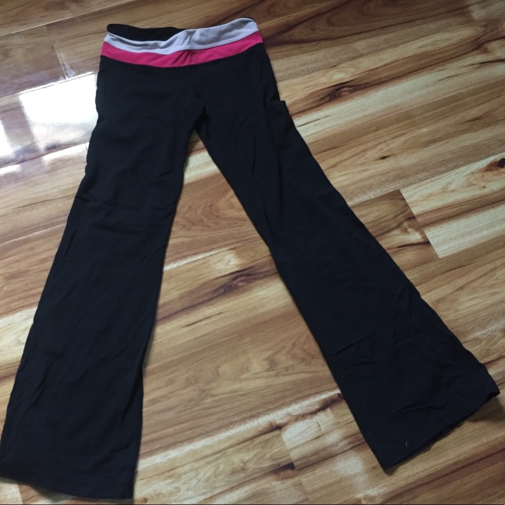 Lululemon pants.