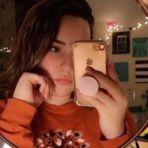 Meet your Posher, Caitlin