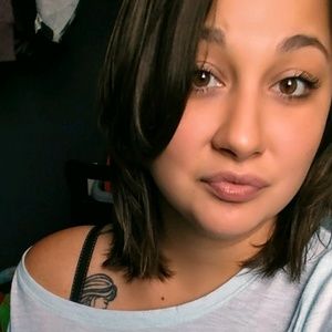 Meet your Posher, Caitlyn