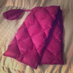 Uniqlo down scarf (purple)