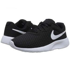 Nike tanjun trainers