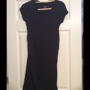 Liz Lange maternity black short sleeve dress
