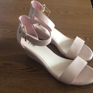 Fioni Size 9 Ballet Pink Wedges