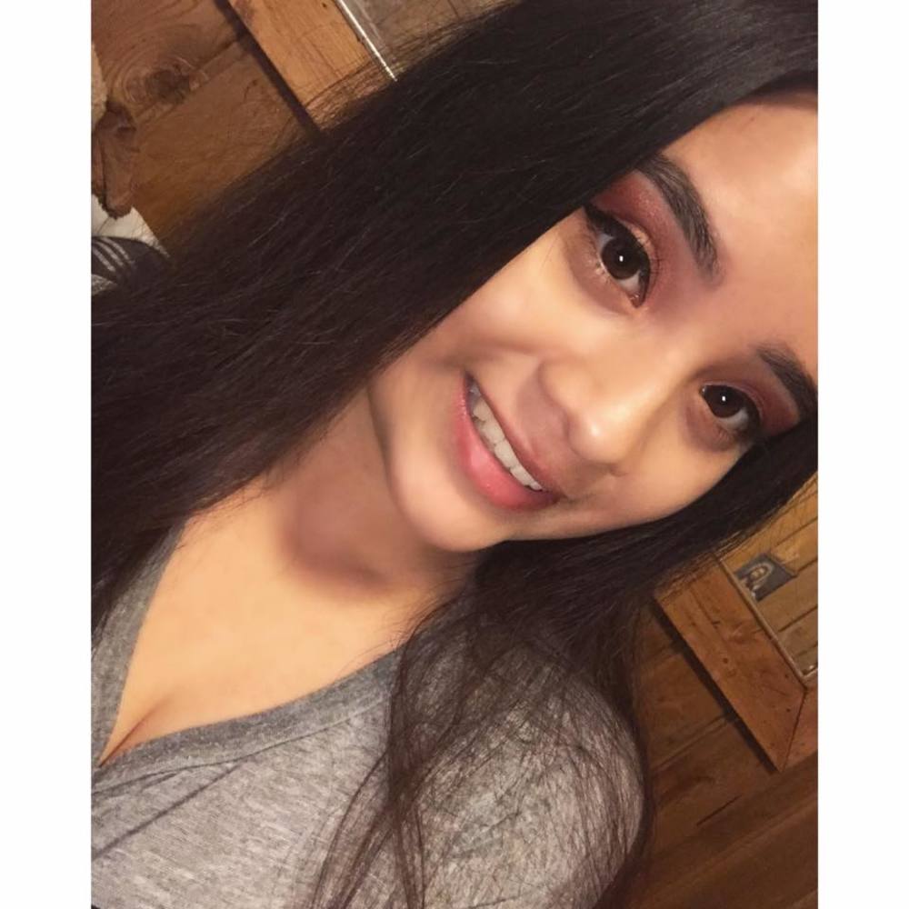 Meet your Posher, Valeria