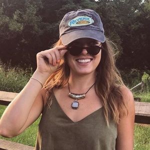 Meet your Posher, Olivia