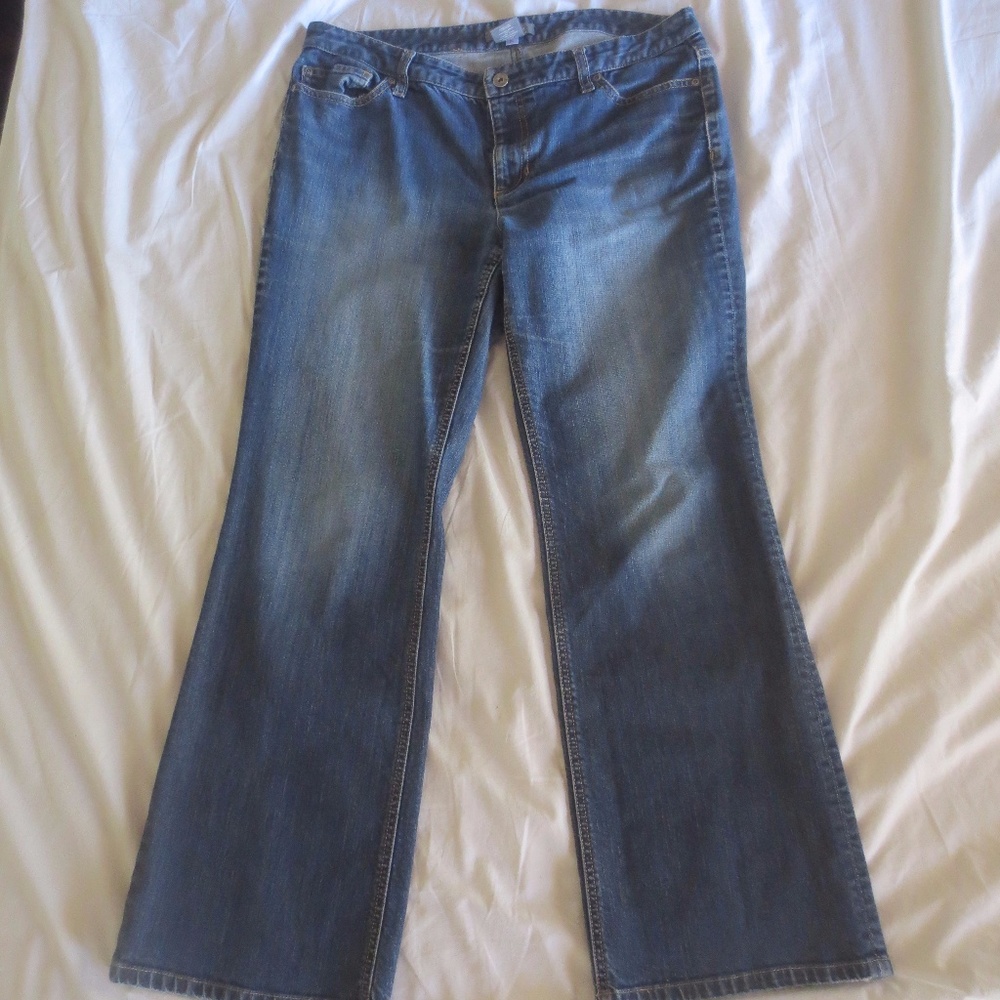 Boot cut jeans