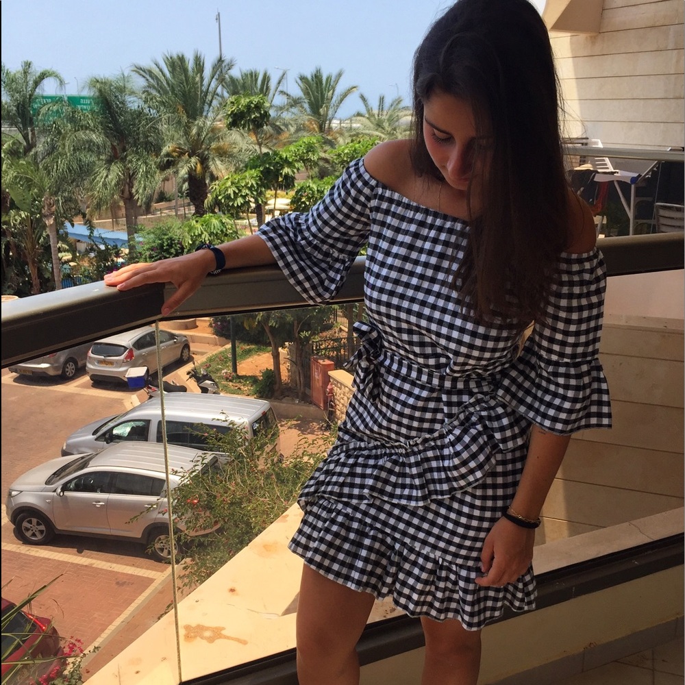 Meet your Posher, Elinore