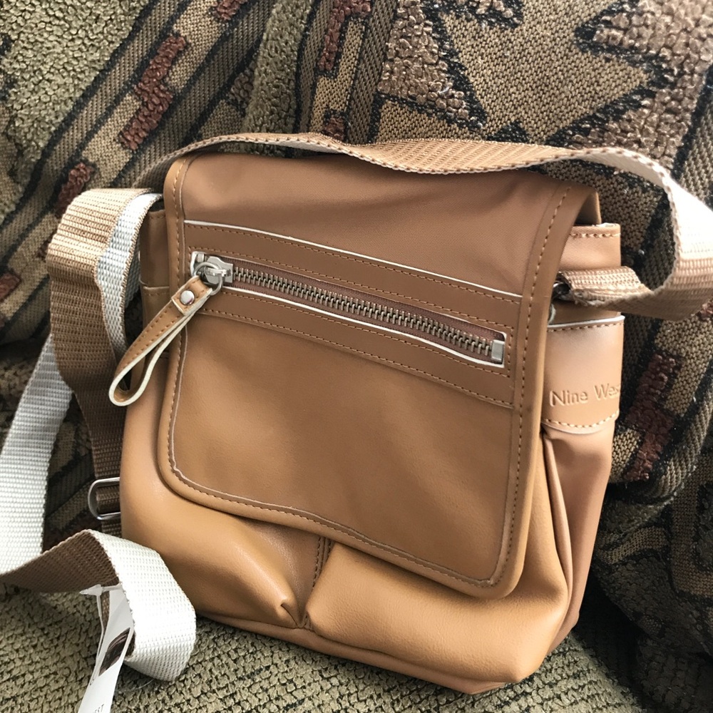 Nine West survivor mini