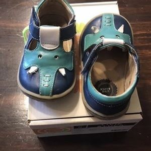Boys elephant blue livie Luca shoes size 5