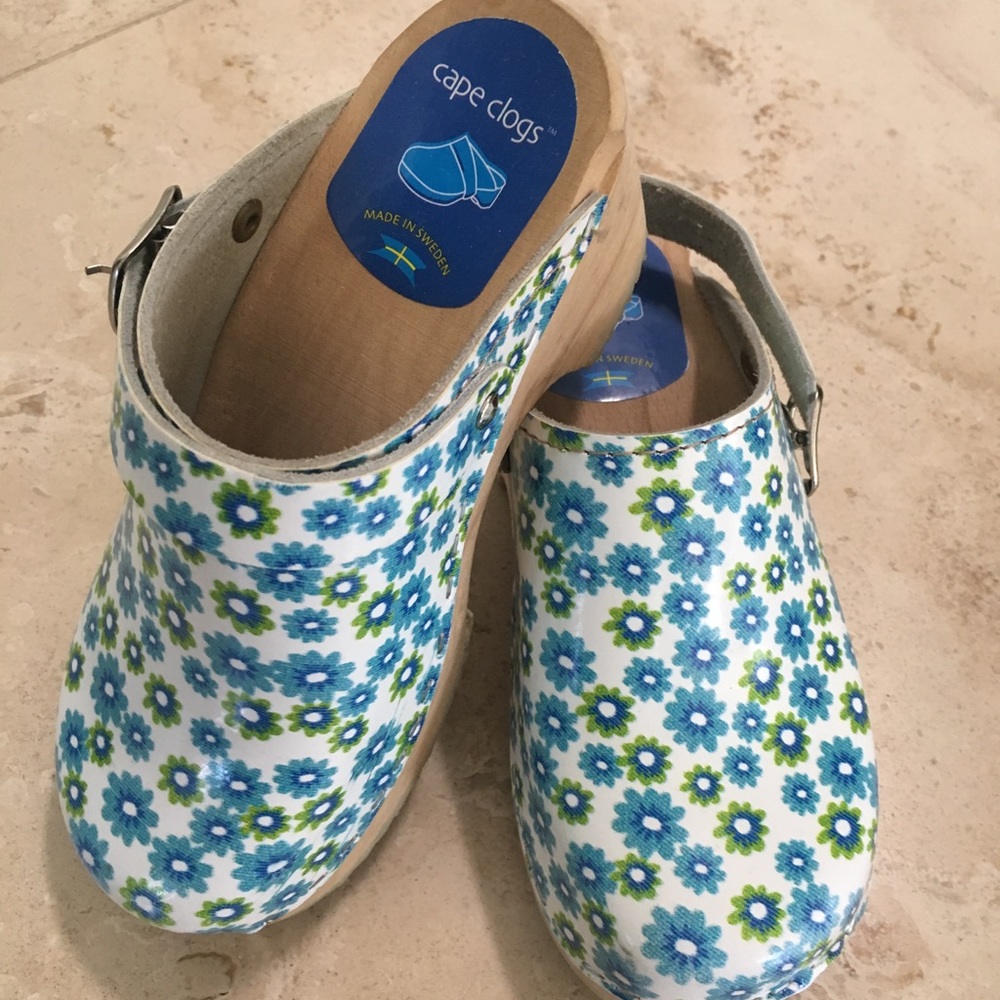 Floral Girls clogs  🌸