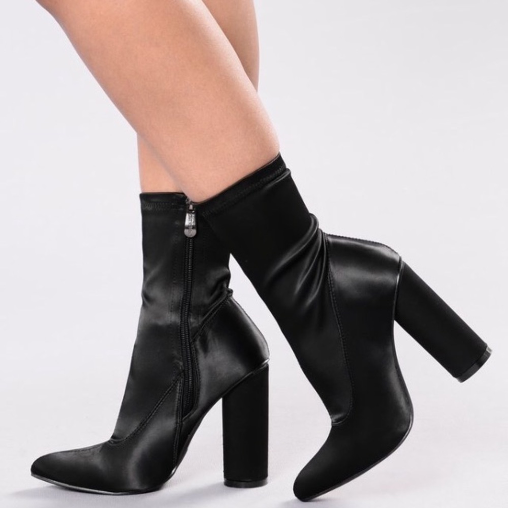 Black ankle heel boots