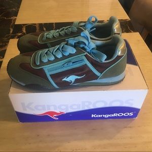 Women's Kangaroos size 8