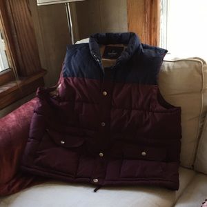 OLD NAVY  WINTER VEST.
Condition: Pre-owned