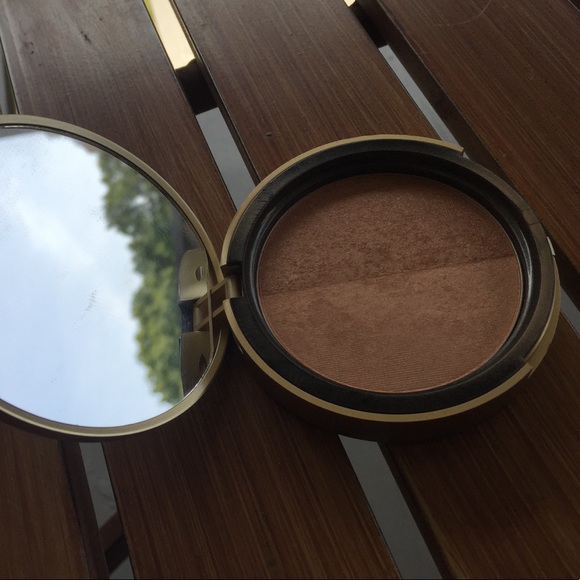 TOO FACED SUN BUNNY BRONZER☀️🐰 - Picture 3 of 4
