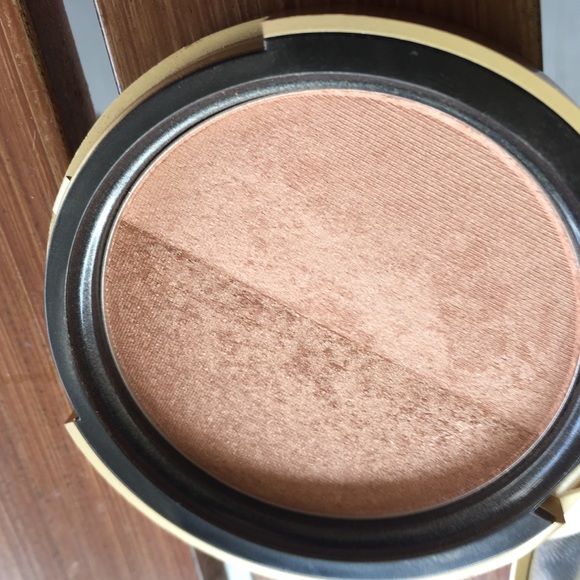 TOO FACED SUN BUNNY BRONZER☀️🐰 - Picture 4 of 4