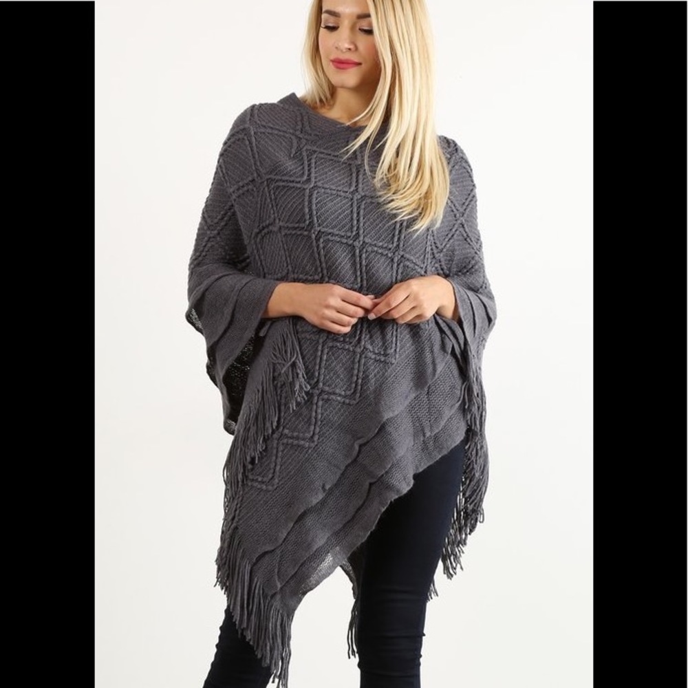 Gray Crochet Pattern Poncho! Perfect for fall 😍