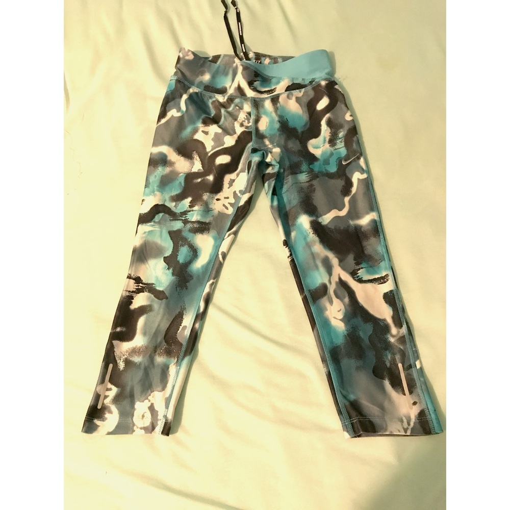 Nike crop work out tights