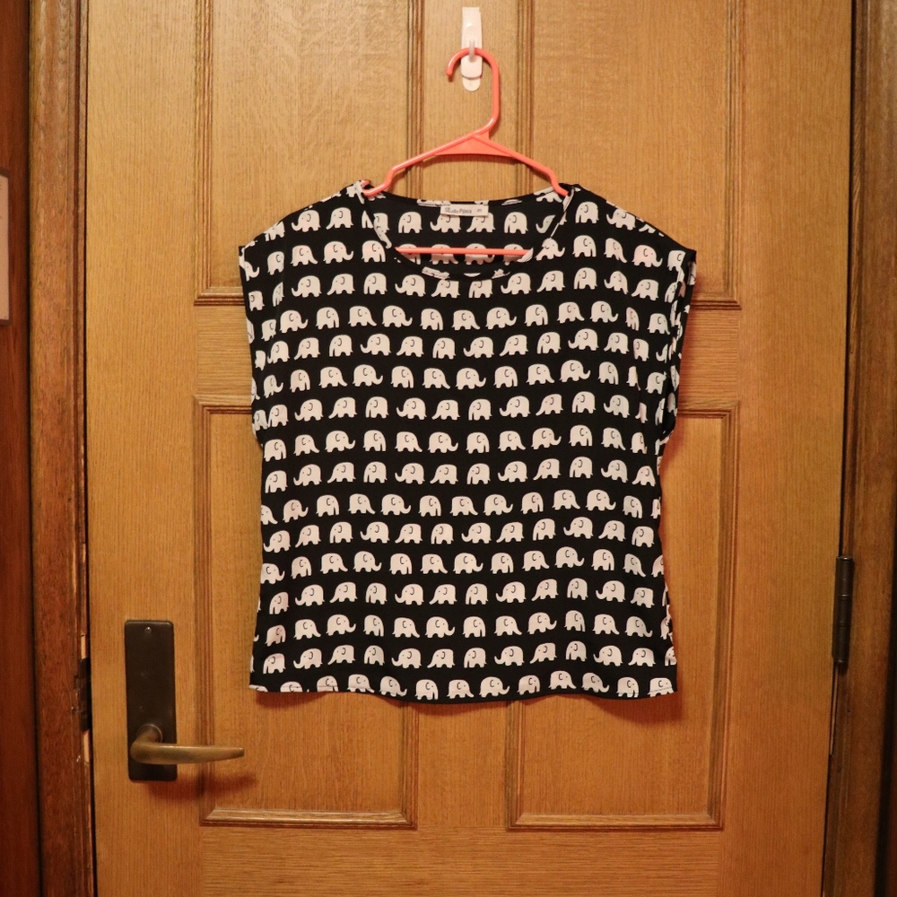 European Indie Elephant Print top size m