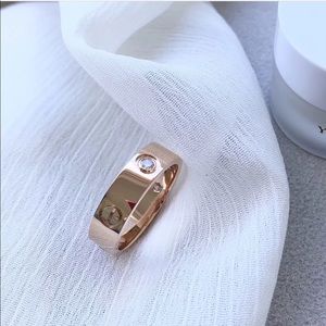 Love screw Ring with Stones GOLD