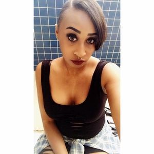 Meet your Posher, Alexis