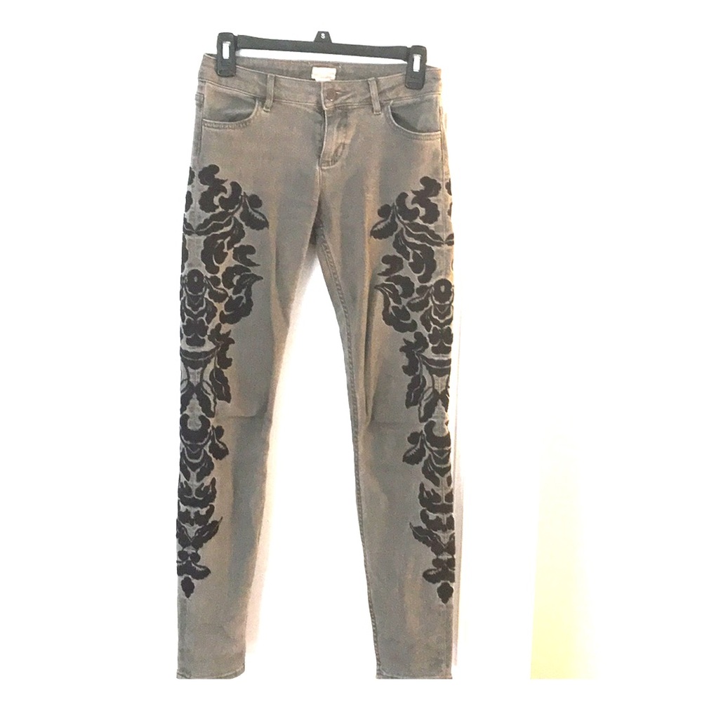 Black Flower- Patterned Jeans by H&M
