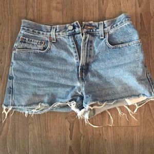 Vintage Levis high waisted shorts waist 26/27