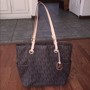 Michael Kors Jet Setter Tote