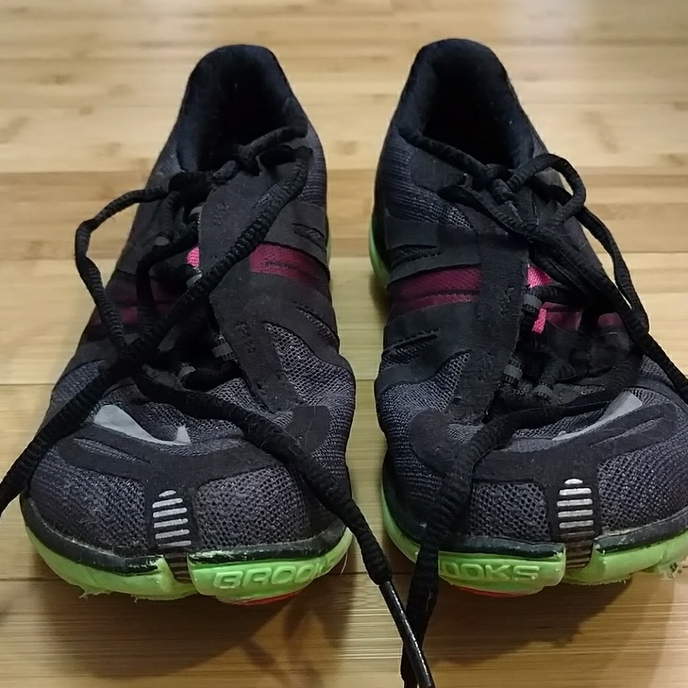 Brooks Pure Connect running shoes