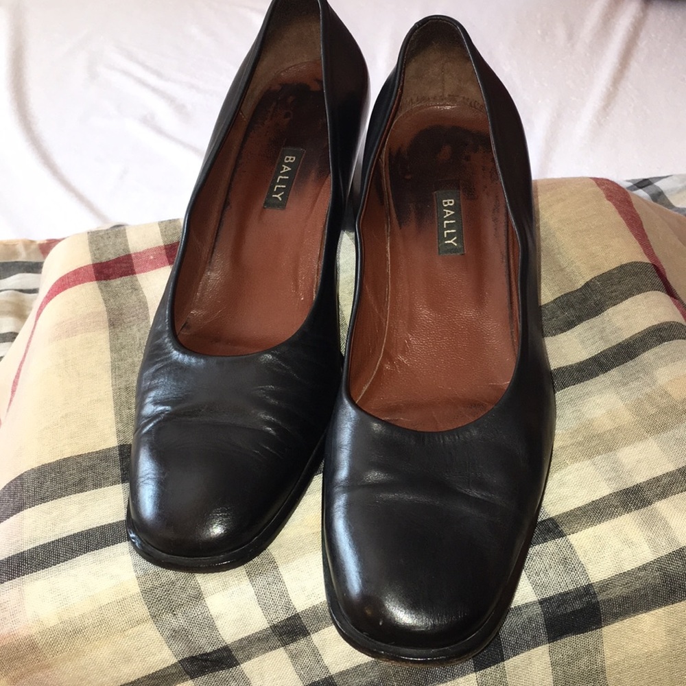 Bally classic black low Heels, Size 9 1/2 - Picture 2 of 8