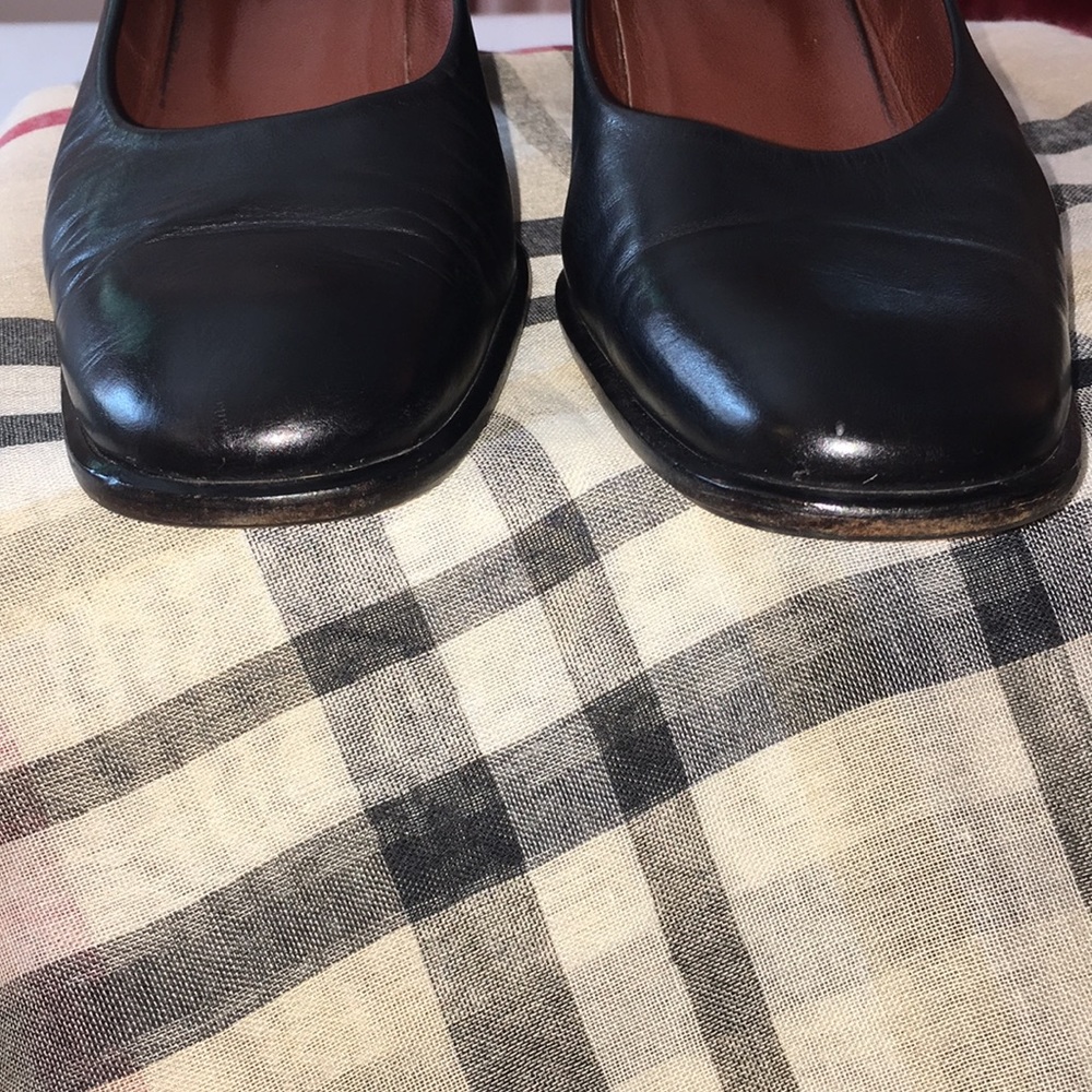 Bally classic black low Heels, Size 9 1/2 - Picture 5 of 8