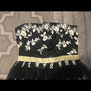 Betsey Johnson Size 4