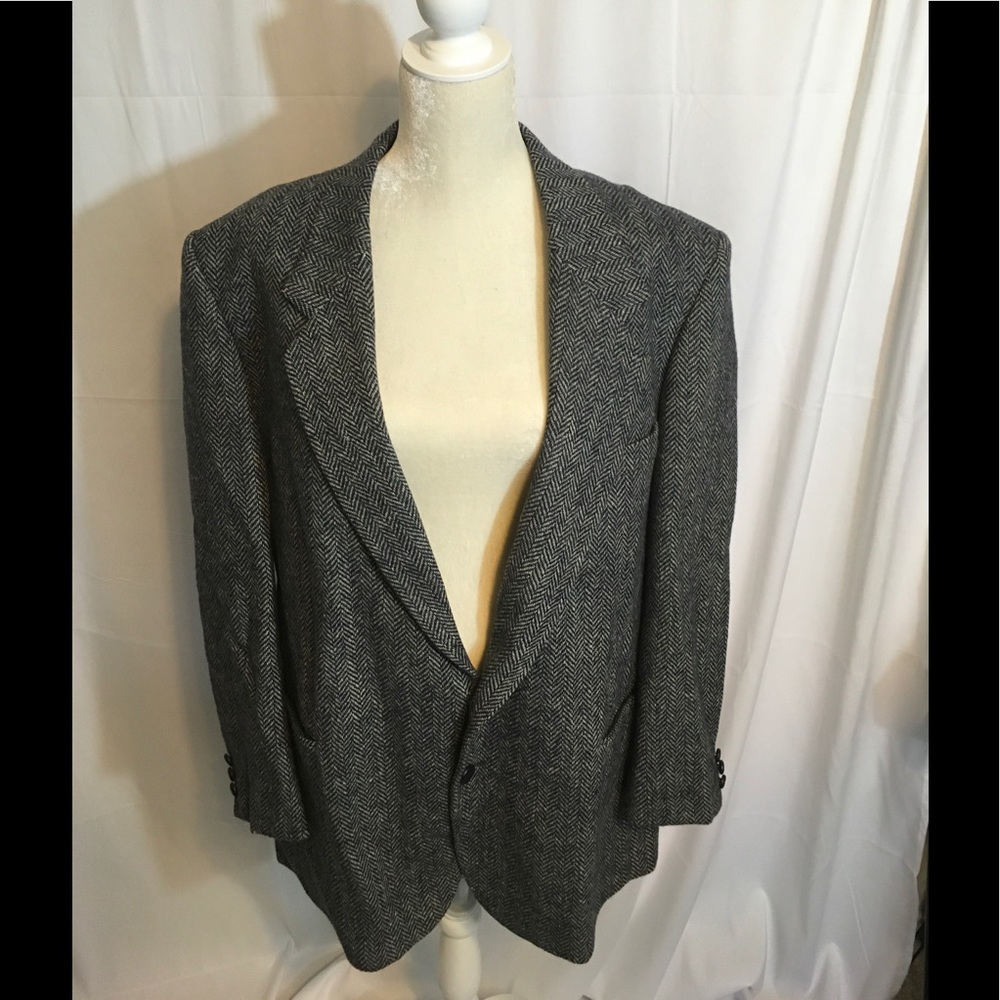 Men's wool herringbone sports coat