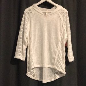 White lightweight pullover