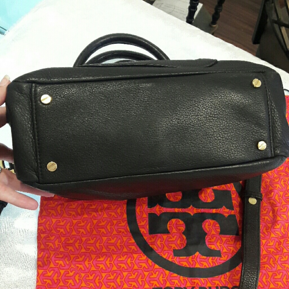 😍Authentic Tory Burch Amanda hobo black leather - Picture 3 of 8