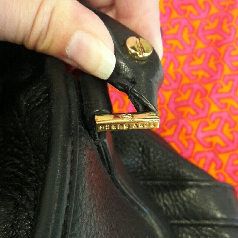😍Authentic Tory Burch Amanda hobo black leather - Picture 4 of 8