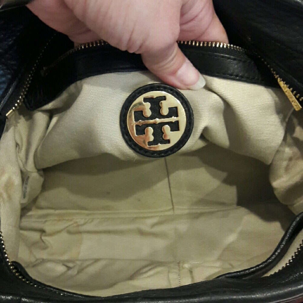 😍Authentic Tory Burch Amanda hobo black leather - Picture 6 of 8