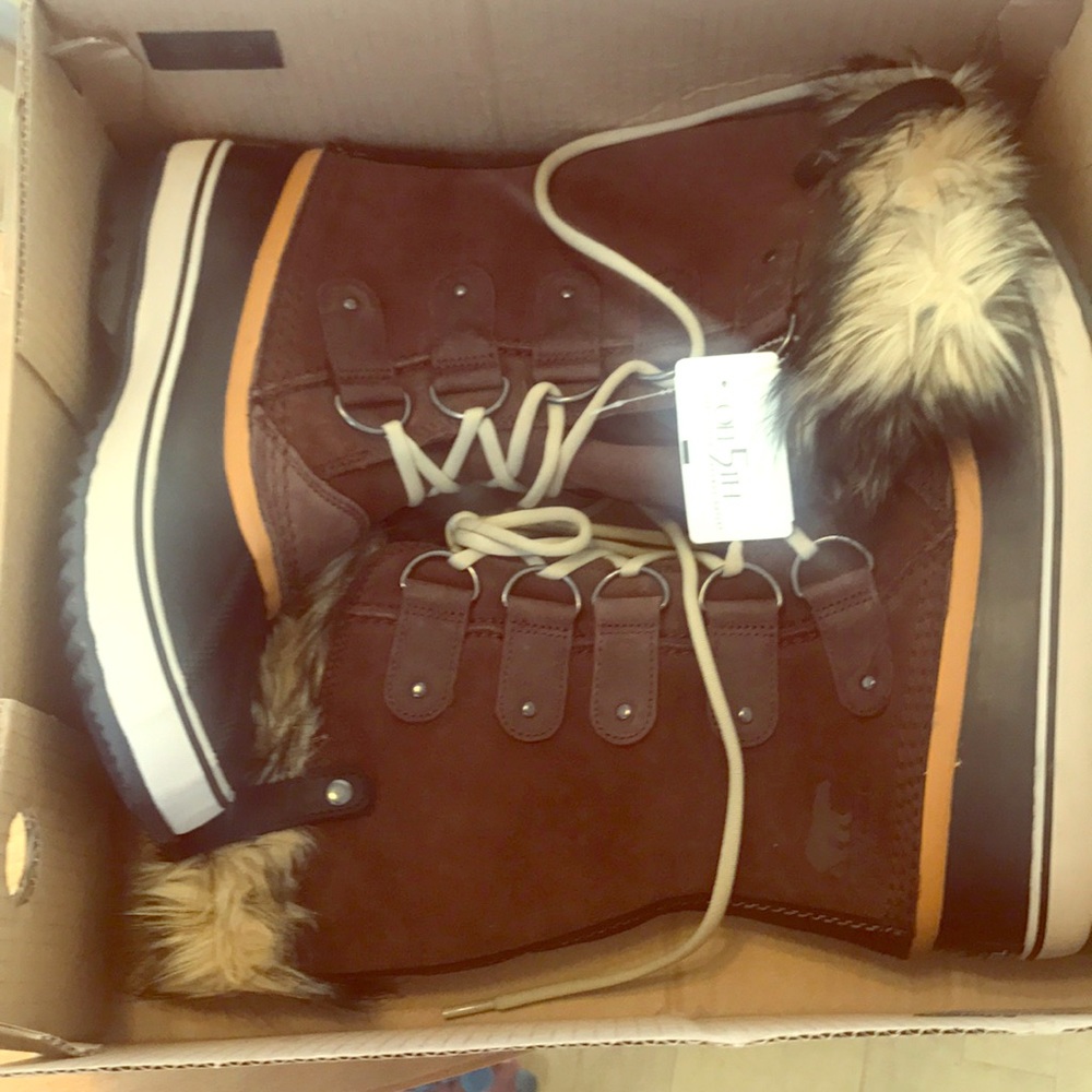 New SOREL Waterproof  Brown Suede Fur Winter Boots