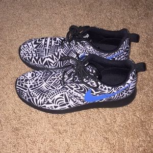 Nike Roshe sneakers
