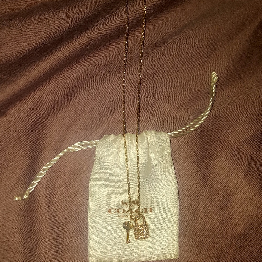 Coach key and lock necklace, gold