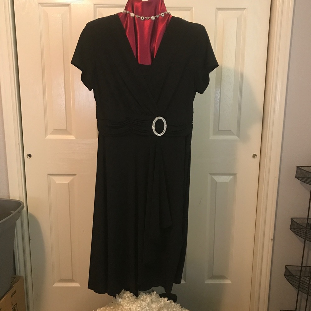 R&M Richards  Black Dress Size 16  evening wear