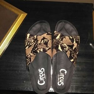 Circus by Sam Edelman Slides Size 10