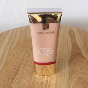 Estée Lauder Nutritious makeup