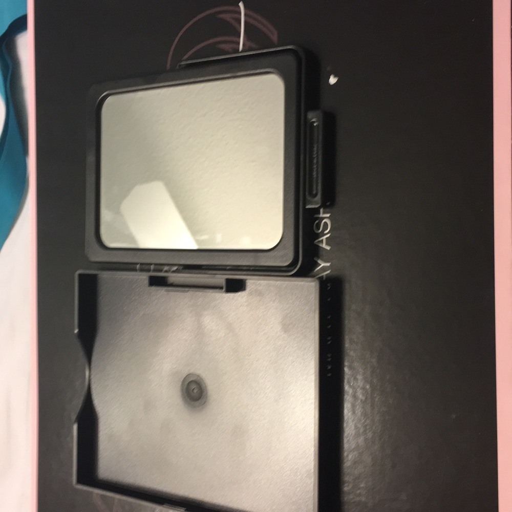 Makeup mirror