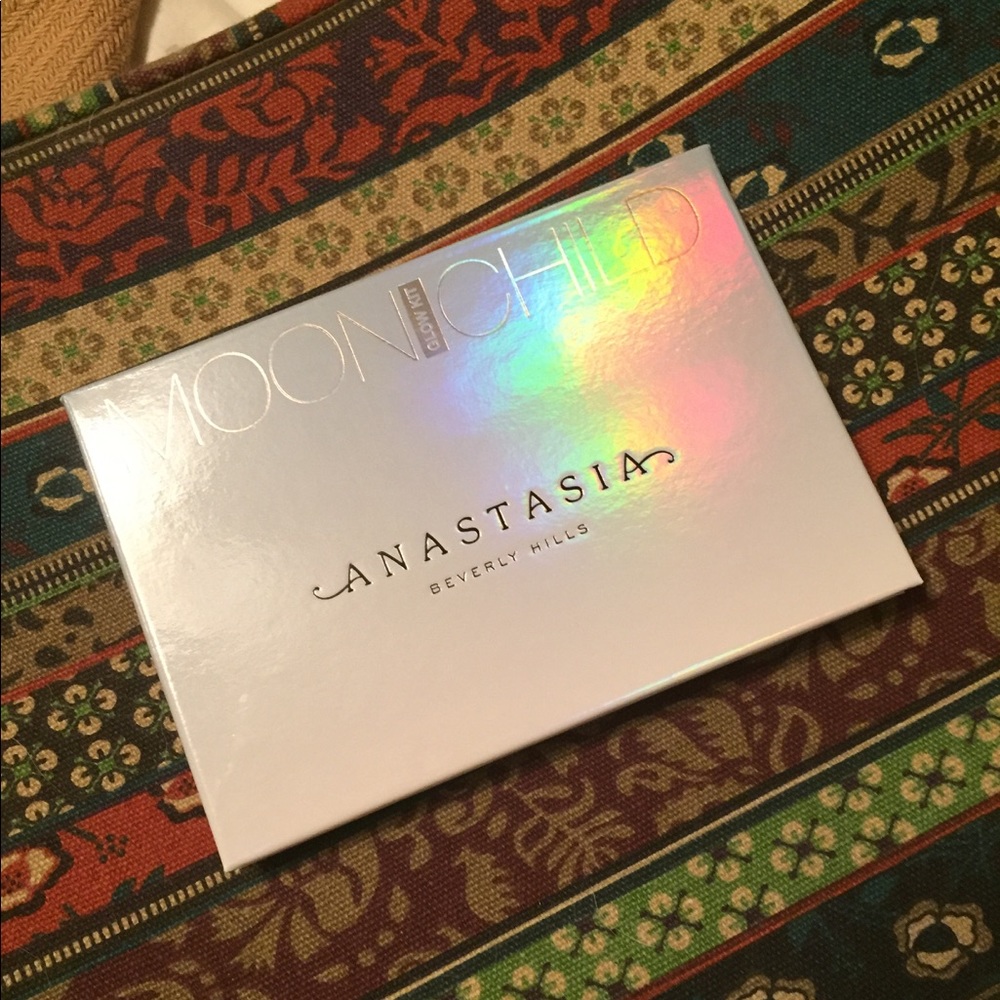 Anastasia Beverly Hills Moonchild Glow Kit